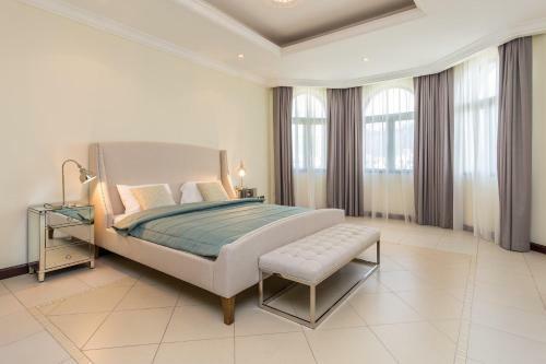 Charming 6br Villa With Private Pool On Palm Jumeirah