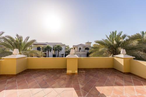 Chic 5br Villa With Private Pool On Palm Jumeirah