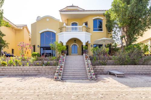 Chic 5br Villa With Private Pool On Palm Jumeirah