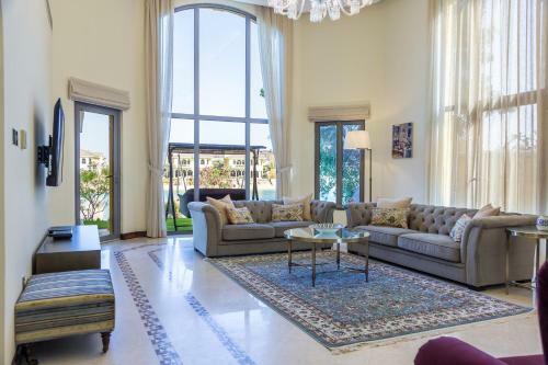 Chic 5br Villa With Private Pool On Palm Jumeirah