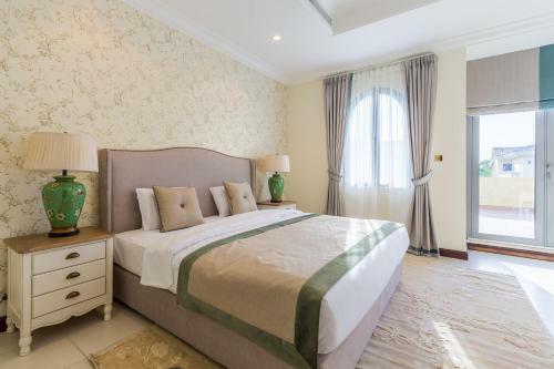 Chic 5br Villa With Private Pool On Palm Jumeirah