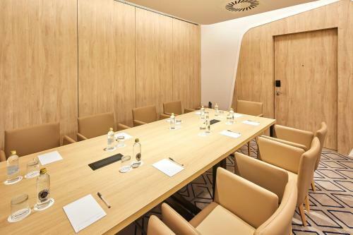 Hotel Hampton By Hilton Barcelona Fira Gran Via