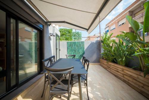 4 Bedroom Semi Attached House With Rooftop