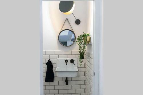 4 Bedroom Semi Attached House With Rooftop