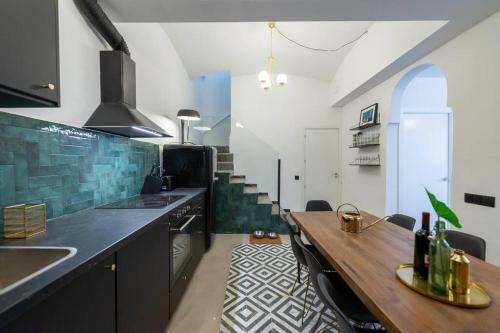 4 Bedroom Semi Attached House With Rooftop