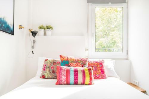 Cozy Apartment With Splashes Of Color
