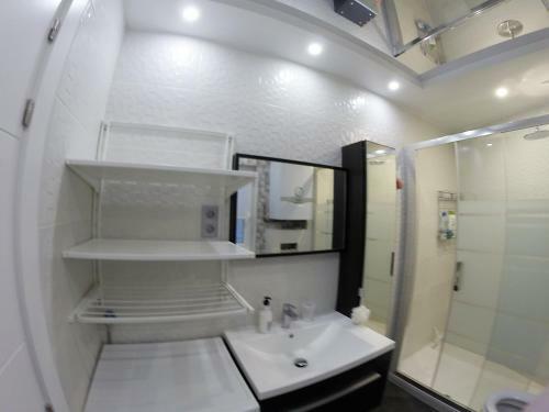 Camp Nou, Europa Fira - Modern Comfortable Apartment "space"