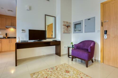 Studio Apartment In Lincoln Park A By Deluxe Holiday Homes