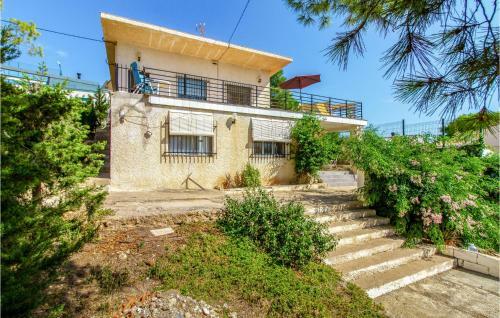 Amazing Apartment In Isla Plana With 3 Bedrooms