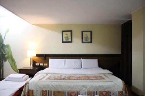 Country Village Hotel