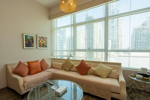 Homely 2 Bedroom Apartment In Dubai Marina
