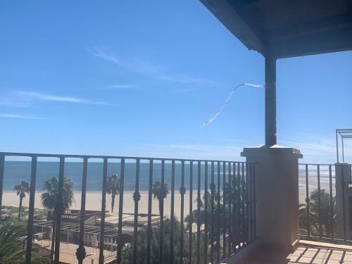 Apartamento Mirando Al Mar. Primera Linea De Playa