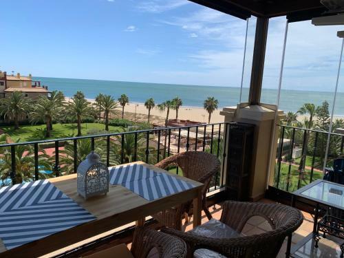 Apartamento Mirando Al Mar. Primera Linea De Playa
