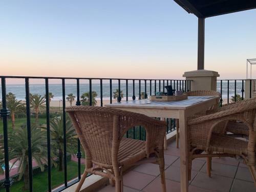 Apartamento Mirando Al Mar. Primera Linea De Playa