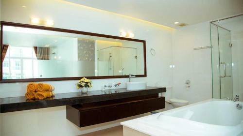 Apartamento C?n H? Bi?n Ocean Vista M?i N� 3 Ph�ng Ng?