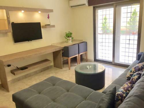 The Royal Luxury King Apartment