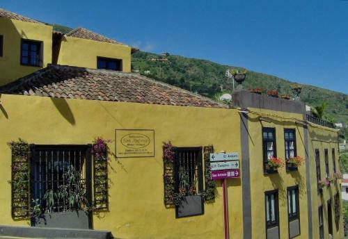 Apartamento Aptos Monasterio De San Antonio 3
