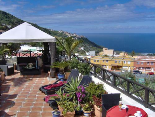 Apartamento Rustic Holiday Home With Balcony And Sea View