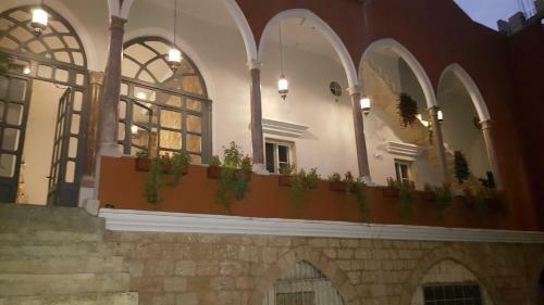 Azur Suites Hotel & Apartments