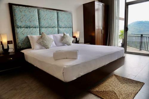 Hotel Riverbank Resort Gampola