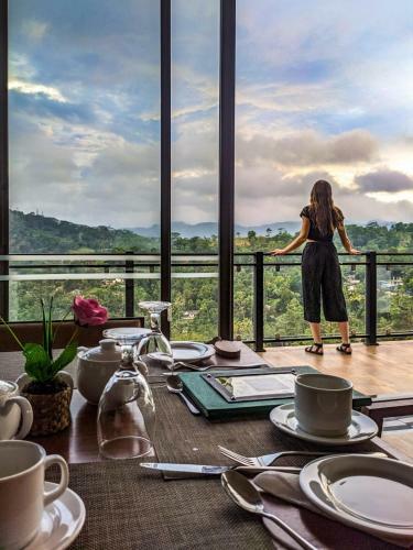 Hotel Riverbank Resort Gampola