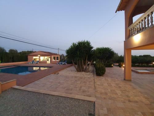 Villa Ca�n Roser