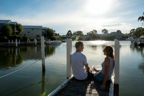 Captains Cove Waterfront Apartments