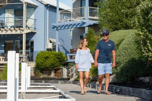 Captains Cove Waterfront Apartments