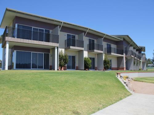Hotel Springs Resorts Shoalhaven