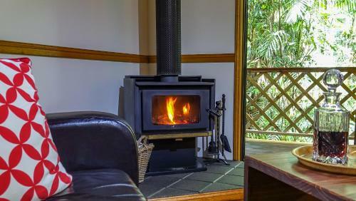 Crater Lakes Rainforest Cottages