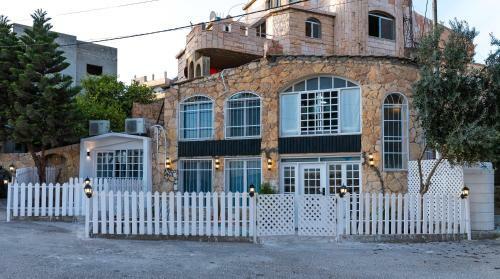 Ruins Wall Hotel&hostel - Ruins View