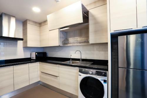 Apartamento Glory Sukhumvit -asoke- Prompong- Bts- Mrt