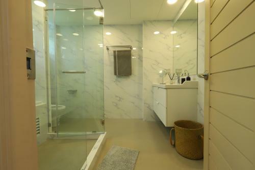 Apartamento Glory Sukhumvit -asoke- Prompong- Bts- Mrt