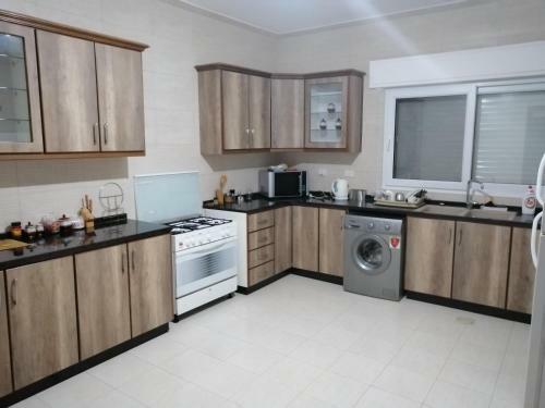 Apartamento Luxurious And Spacious 3 Bedrooms In Madaba, Jordan