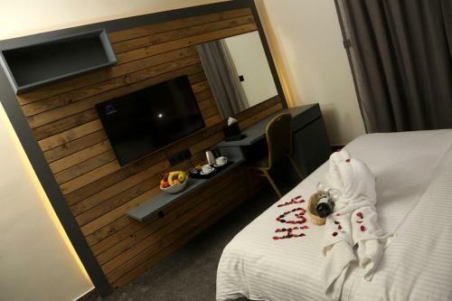 Aitch Boutique Hotel - An Lih Hotel