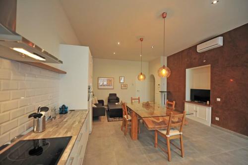 Apartamento Los Corceles Casa Palacio