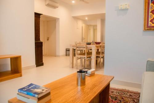 Apartment 10