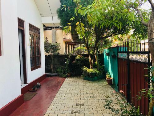 Hikkaduwa Backyard Beach Homestay