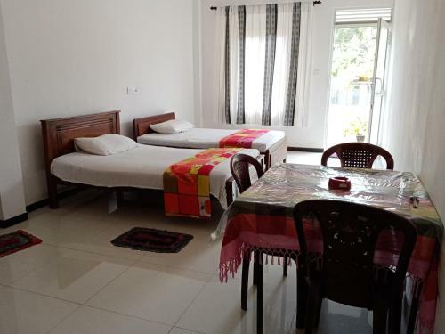 Hostal White House