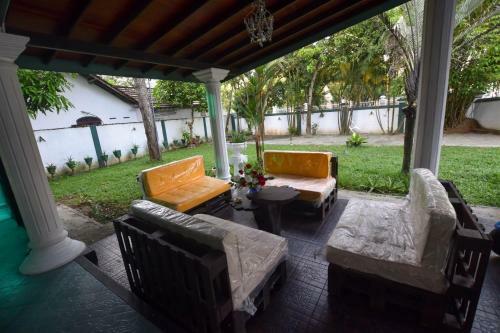 Bella Villa & Hostel