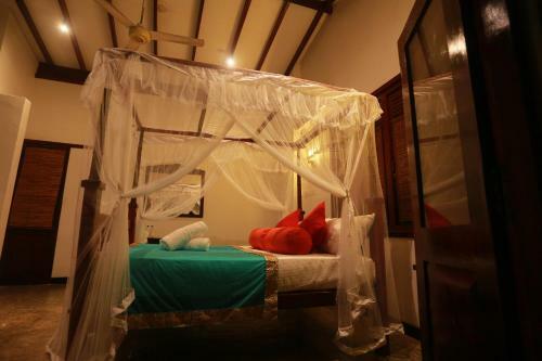 Bed & Breakfast Royal Mangroves Villa