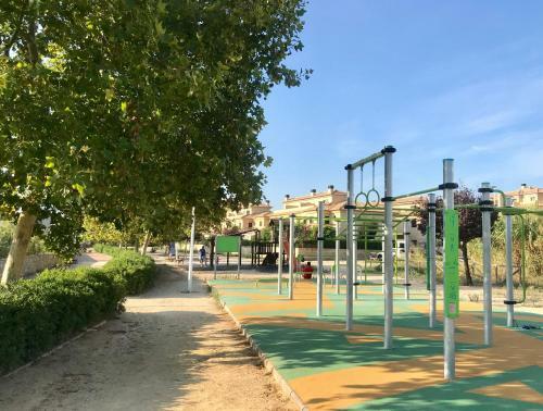 Acogedor, Nuevo Adosado Junto Al Mar