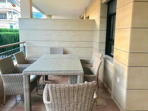 Acogedor, Nuevo Adosado Junto Al Mar