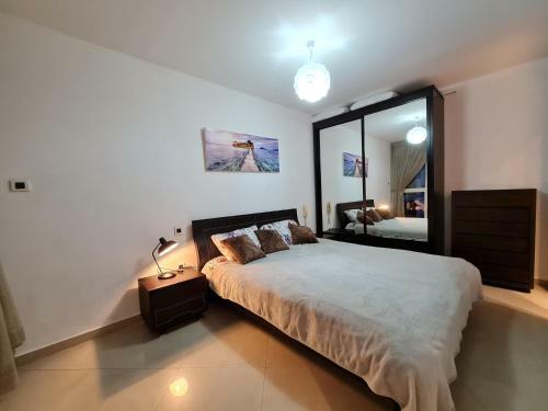 Sweet Apartment With Balcony In Luxury Complex