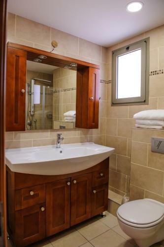 Villa Debora With Heated Pool