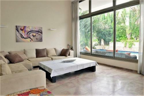 Villa Loft With Pool 20m Length Heated , 300m From Sea