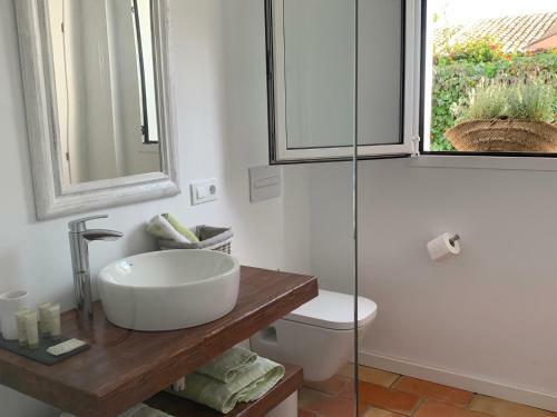 Habitaci�n Con Jard�n Y Terraza En El Tosalet