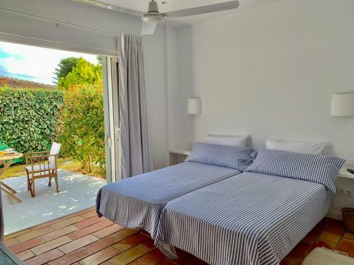 Habitaci�n Con Jard�n Y Terraza En El Tosalet
