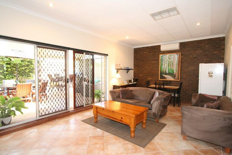 Hostal Safety Bay Guest House