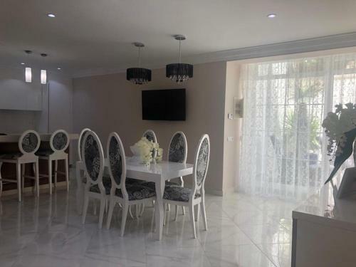 Luxurious Apartment In J�vea With Private Swimming Pool&garden